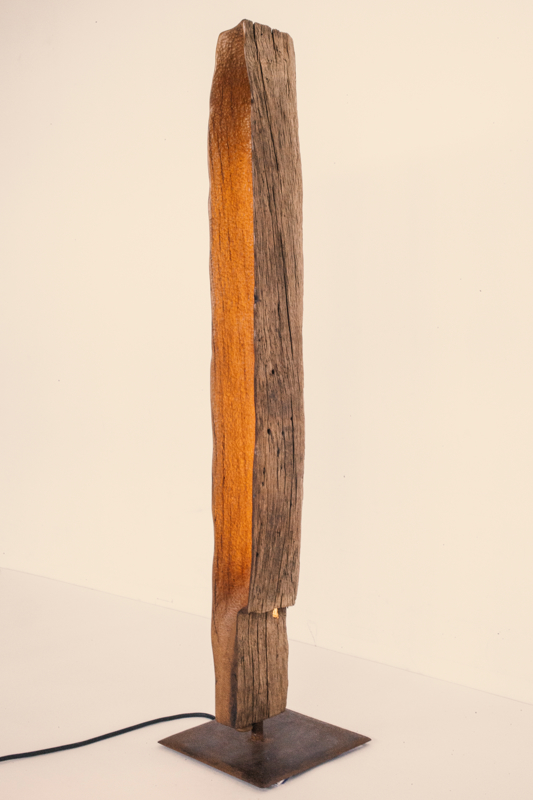 HAYRACK PILLAR OAK LIGHT